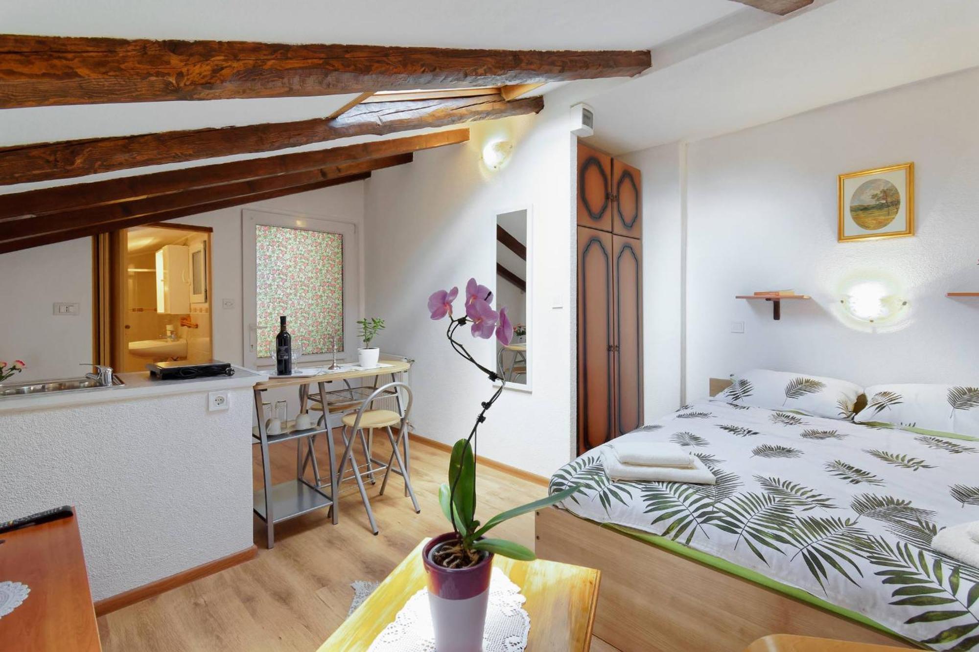 Appartamento Viola By Rent Istria Momjan