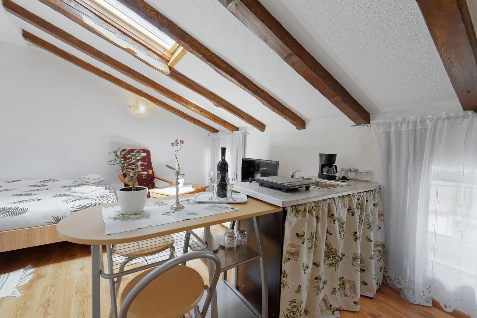 Apartment Viola By Rent Istria